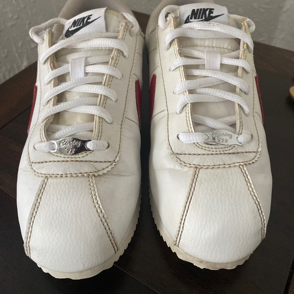 Nike Cortez Leather White/Red/Blue Sneaker size 5Y - Picture 2 of 8
